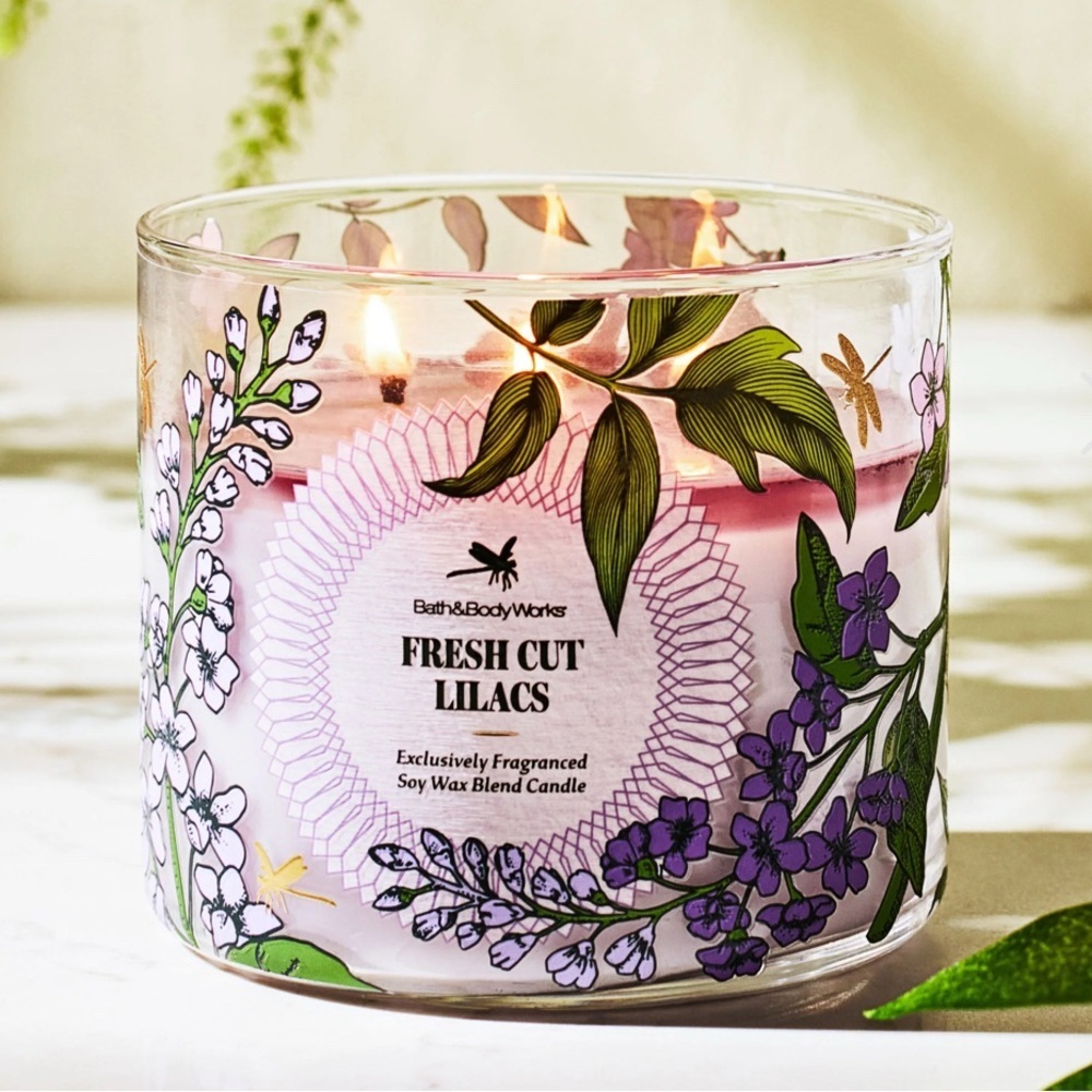 Bath & Body Works Fresh Cut Lilacs 3-Wick Scented Candle 14.5 oz Soy Wax Blend